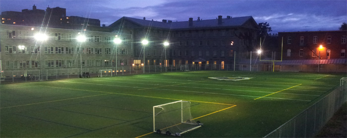 Un des terrains de soccer en gazon artificiel de la Ligue amicale de soccer de Montréal
